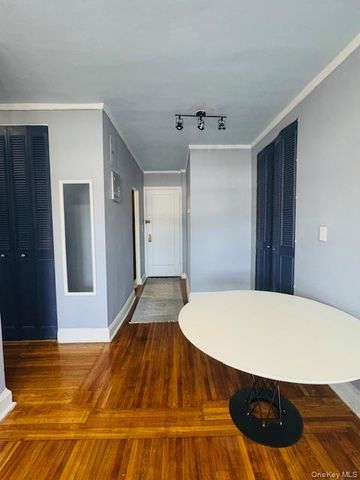 48-20 44th Street 4C, Woodside, NY 11377