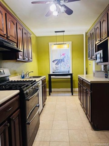 48-20 44th Street 4C, Woodside, NY 11377