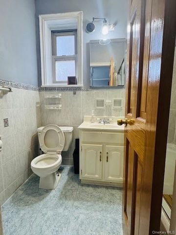 48-20 44th Street 4C, Woodside, NY 11377