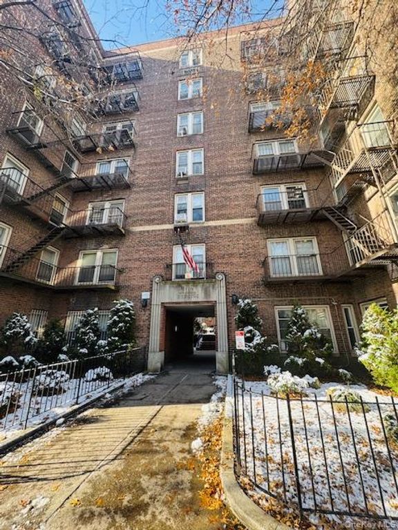 48-20 44th Street 4C, Woodside, NY 11377