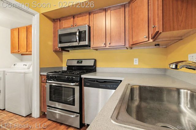 6852 New Providence Way, Canton Charter Township, MI 48187