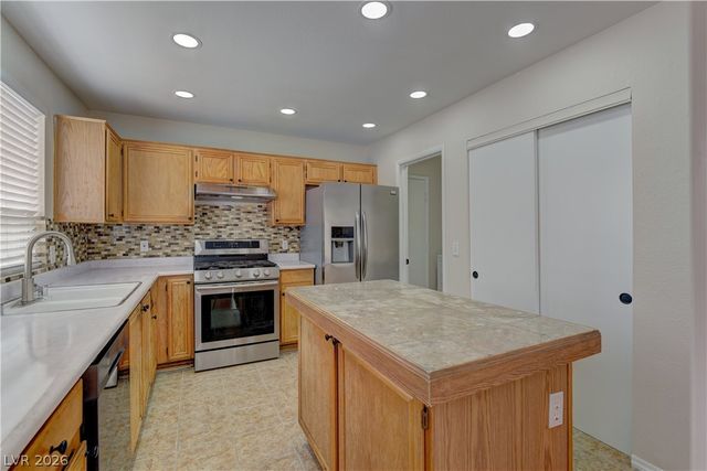 2018 Shannon Christine Drive, Las Vegas, NV 89104