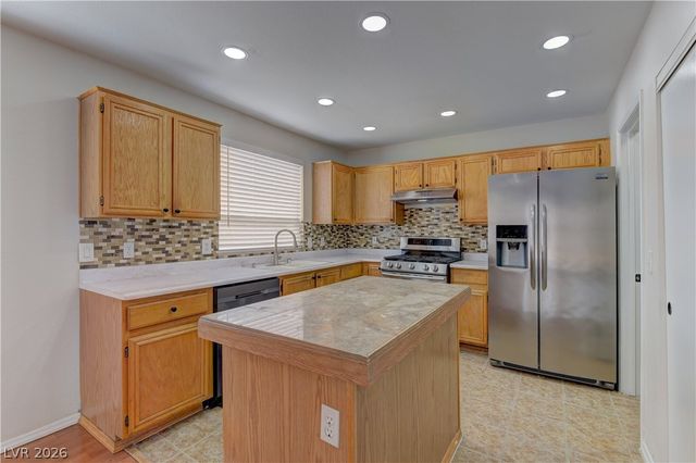 2018 Shannon Christine Drive, Las Vegas, NV 89104