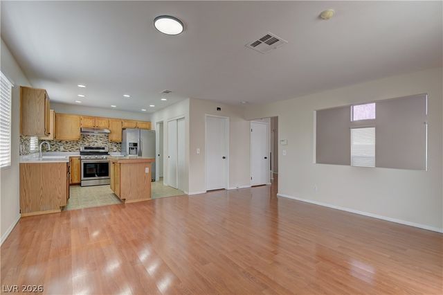 2018 Shannon Christine Drive, Las Vegas, NV 89104