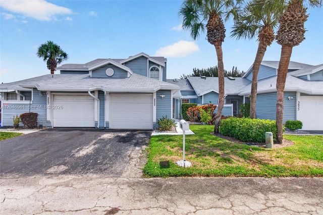 3855 Island Club Circle, Lake Worth, FL 33462