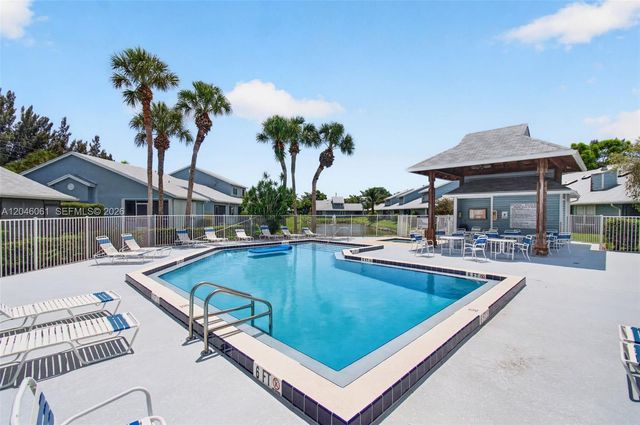 3855 Island Club Circle, Lake Worth, FL 33462