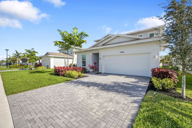 5742 Graceful Way, Delray Beach, FL 33484