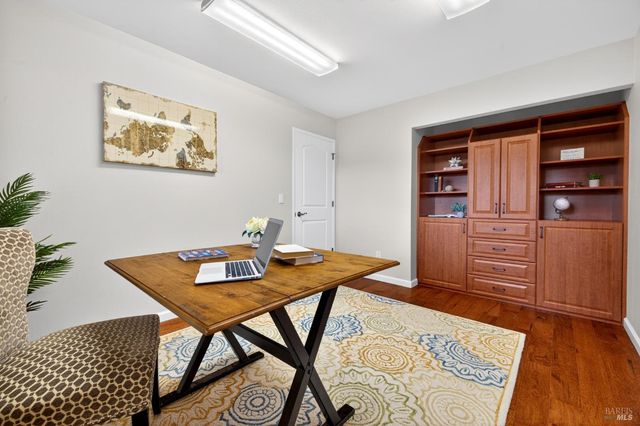 329 Oak Leaf Cir, Santa Rosa, CA 95409