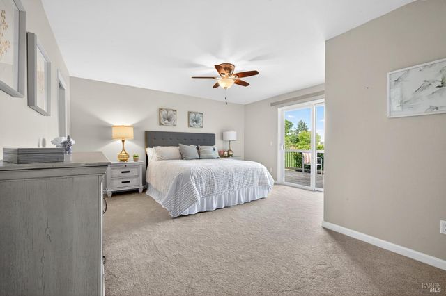 329 Oak Leaf Cir, Santa Rosa, CA 95409