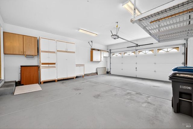 329 Oak Leaf Cir, Santa Rosa, CA 95409