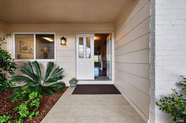 329 Oak Leaf Cir, Santa Rosa, CA 95409
