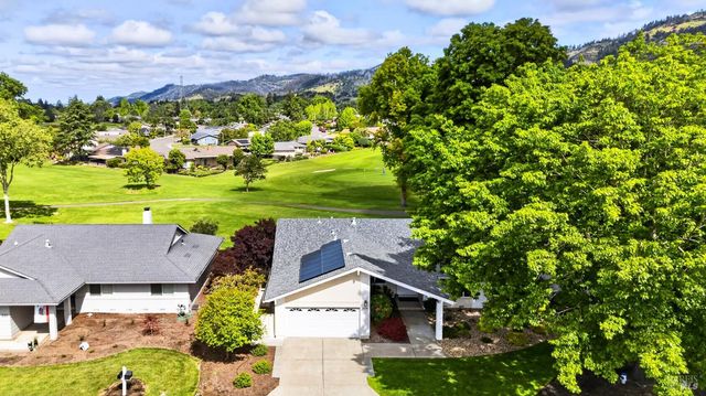 329 Oak Leaf Cir, Santa Rosa, CA 95409