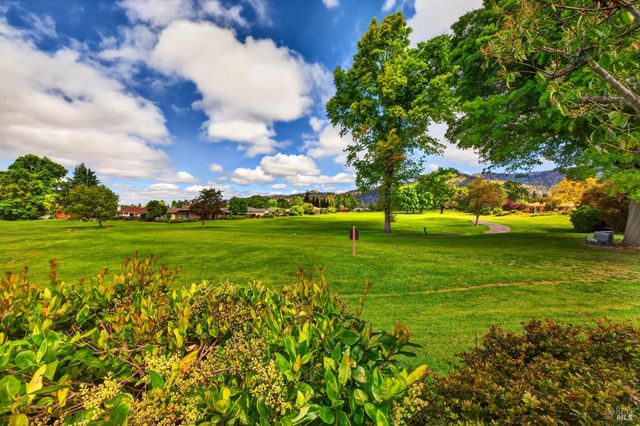 329 Oak Leaf Cir, Santa Rosa, CA 95409