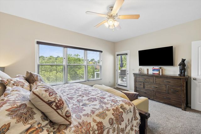 2 Frontier Court, Leclaire, IA 52753