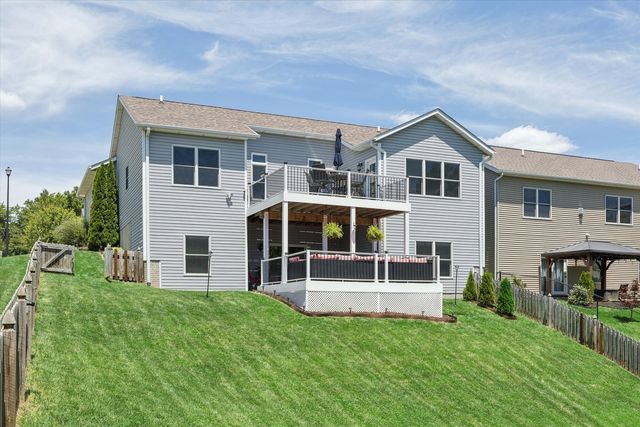 2 Frontier Court, Leclaire, IA 52753