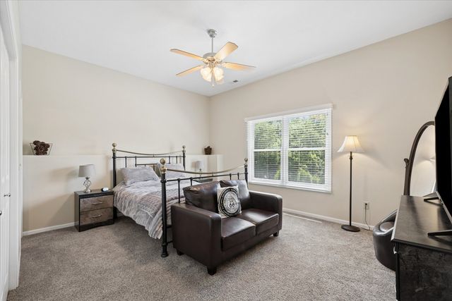 2 Frontier Court, Leclaire, IA 52753