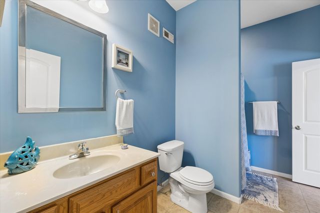 2 Frontier Court, Leclaire, IA 52753