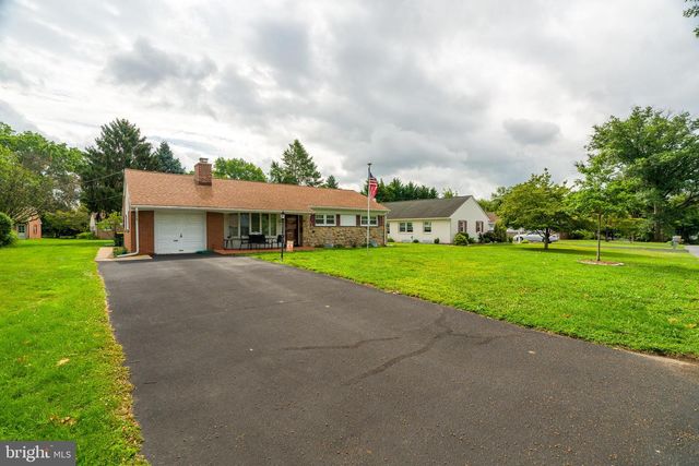 1711 BILLVIEW DR, Lancaster, PA 17601