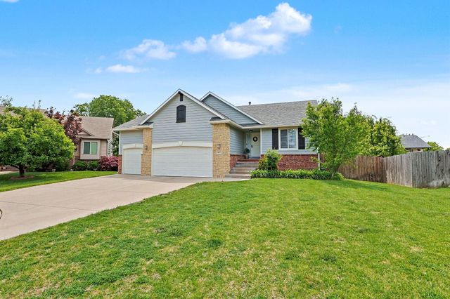 605 W Point Cir, Andover, KS 67002