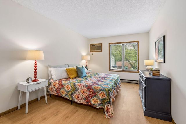 2425 E Franklin Avenue 209, Minneapolis, MN 55406