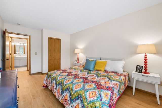 2425 E Franklin Avenue 209, Minneapolis, MN 55406