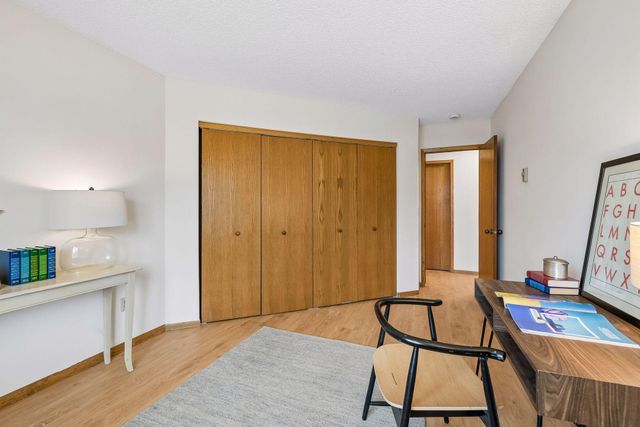 2425 E Franklin Avenue 209, Minneapolis, MN 55406