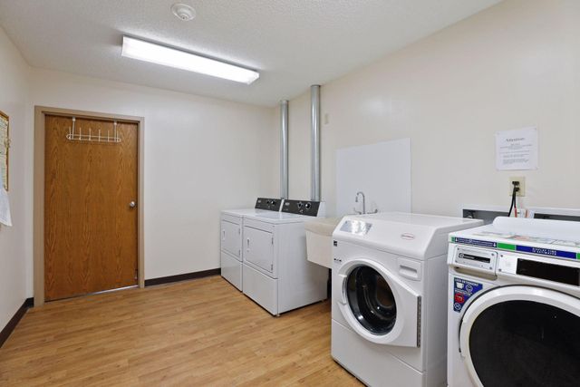 2425 E Franklin Avenue 209, Minneapolis, MN 55406