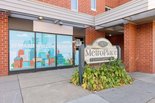 2425 E Franklin Avenue 209, Minneapolis, MN 55406