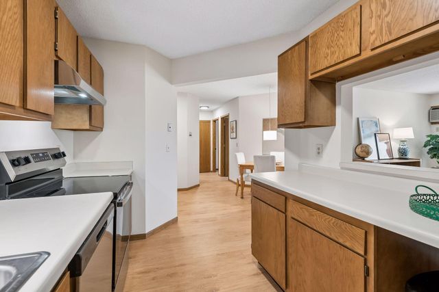 2425 E Franklin Avenue 209, Minneapolis, MN 55406