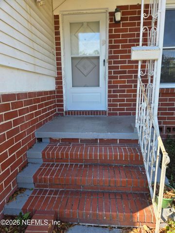 7028 RHODE ISLAND Drive E, Jacksonville, FL 32209