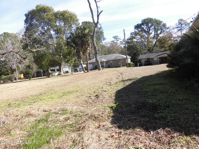 7028 RHODE ISLAND Drive E, Jacksonville, FL 32209