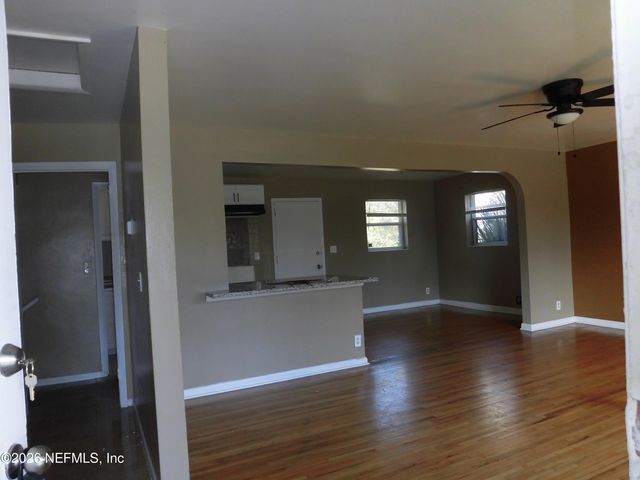 7028 RHODE ISLAND Drive E, Jacksonville, FL 32209