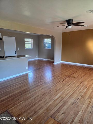 7028 RHODE ISLAND Drive E, Jacksonville, FL 32209