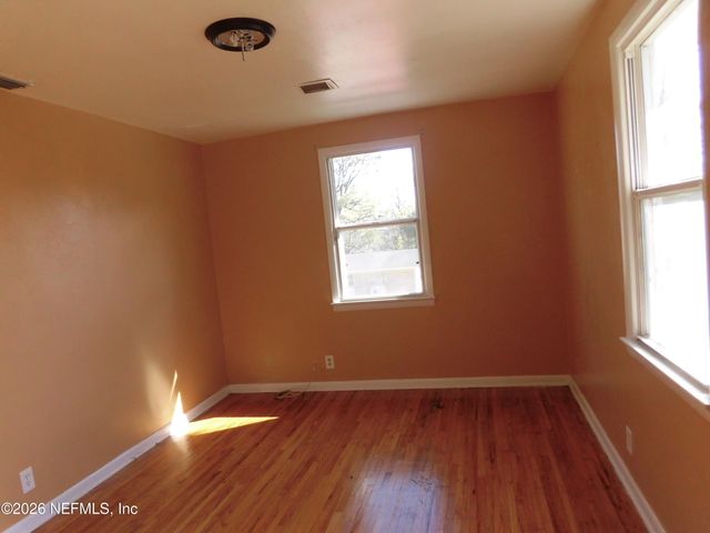 7028 RHODE ISLAND Drive E, Jacksonville, FL 32209