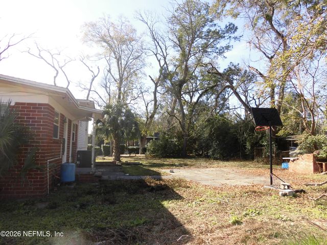 7028 RHODE ISLAND Drive E, Jacksonville, FL 32209