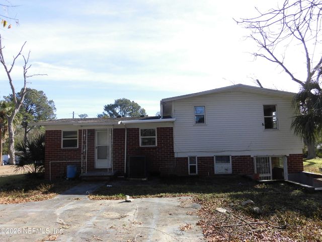 7028 RHODE ISLAND Drive E, Jacksonville, FL 32209