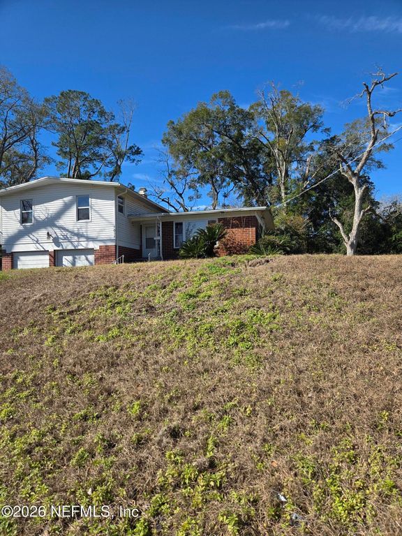 7028 RHODE ISLAND Drive E, Jacksonville, FL 32209