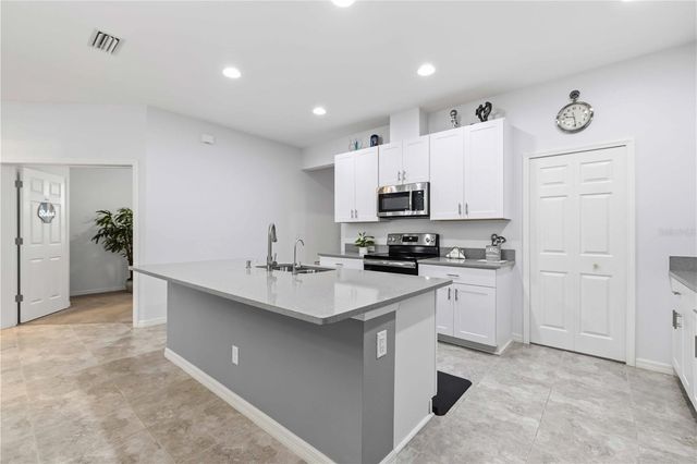 8512 CACHE DRIVE, Sarasota, FL 34240