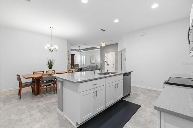 8512 CACHE DRIVE, Sarasota, FL 34240