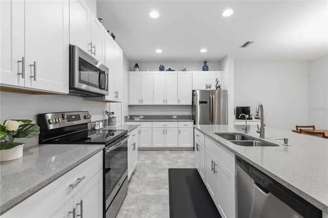 8512 CACHE DRIVE, Sarasota, FL 34240
