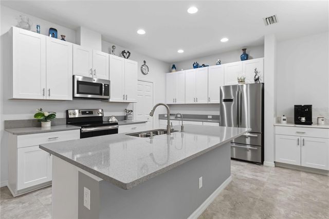 8512 CACHE DRIVE, Sarasota, FL 34240