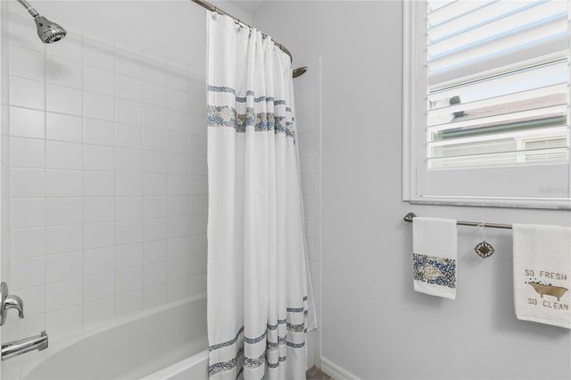 8512 CACHE DRIVE, Sarasota, FL 34240