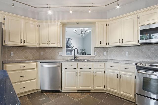 2708 Overland Way, Edmond, OK 73012