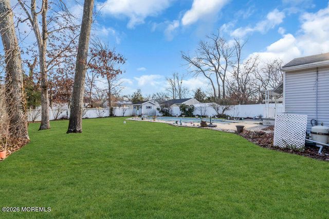 2432 Woodland Road, Manchester, NJ 08759