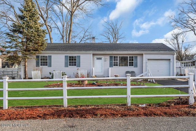 2432 Woodland Road, Manchester, NJ 08759