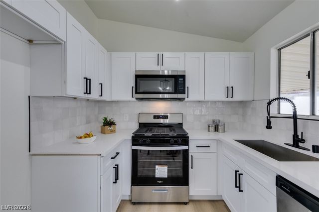 598 Jackson Drive, Henderson, NV 89014