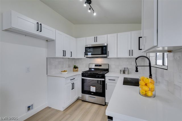 598 Jackson Drive, Henderson, NV 89014