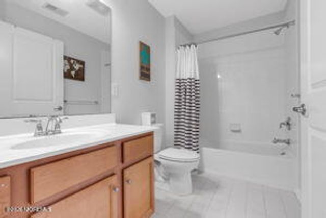 3 Kyle Drive, Tinton Falls, NJ 07712