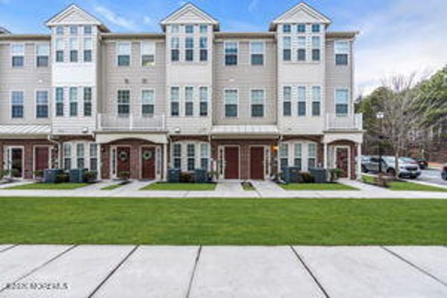 3 Kyle Drive, Tinton Falls, NJ 07712