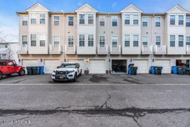 3 Kyle Drive, Tinton Falls, NJ 07712